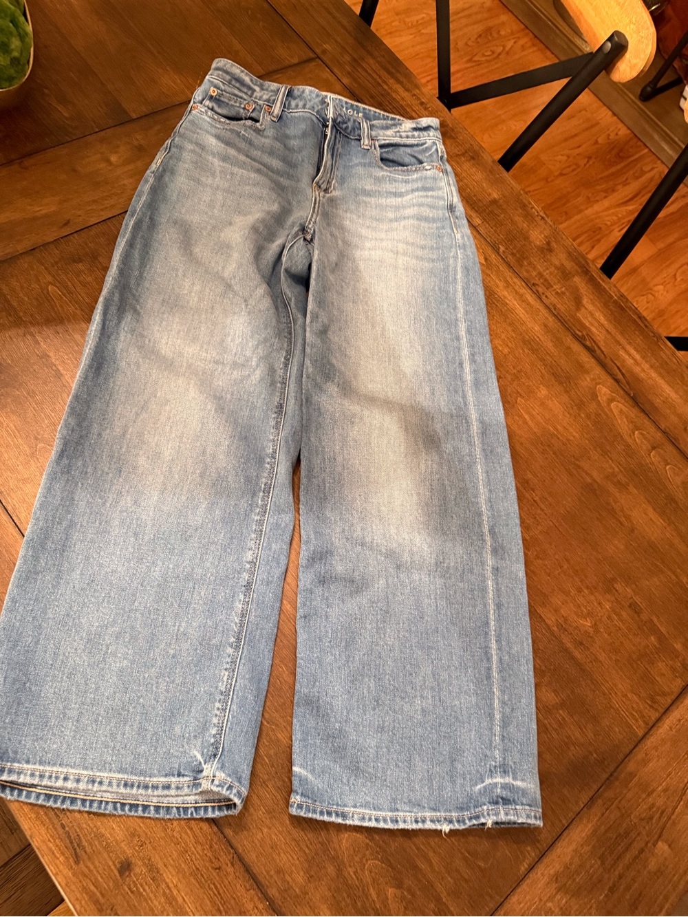 AE Wide Leg, Baggy, Light Wash Jeans